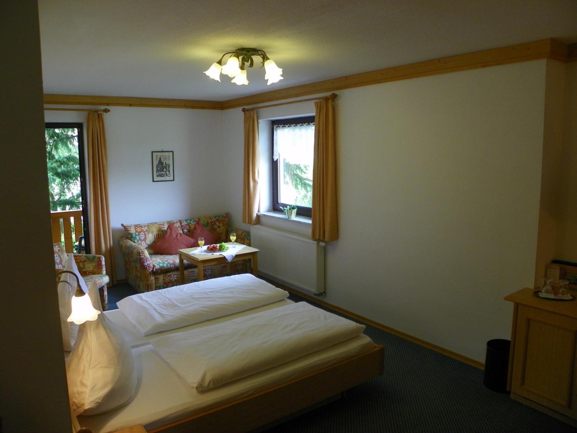 Landhotel Steigerwaldhaus 부르그하스라흐 외부 사진