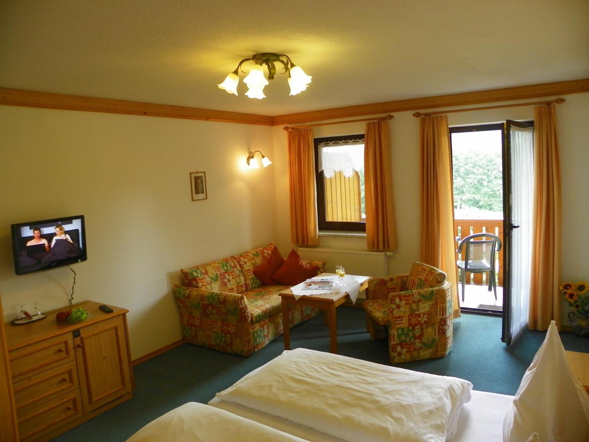 Landhotel Steigerwaldhaus 부르그하스라흐 외부 사진