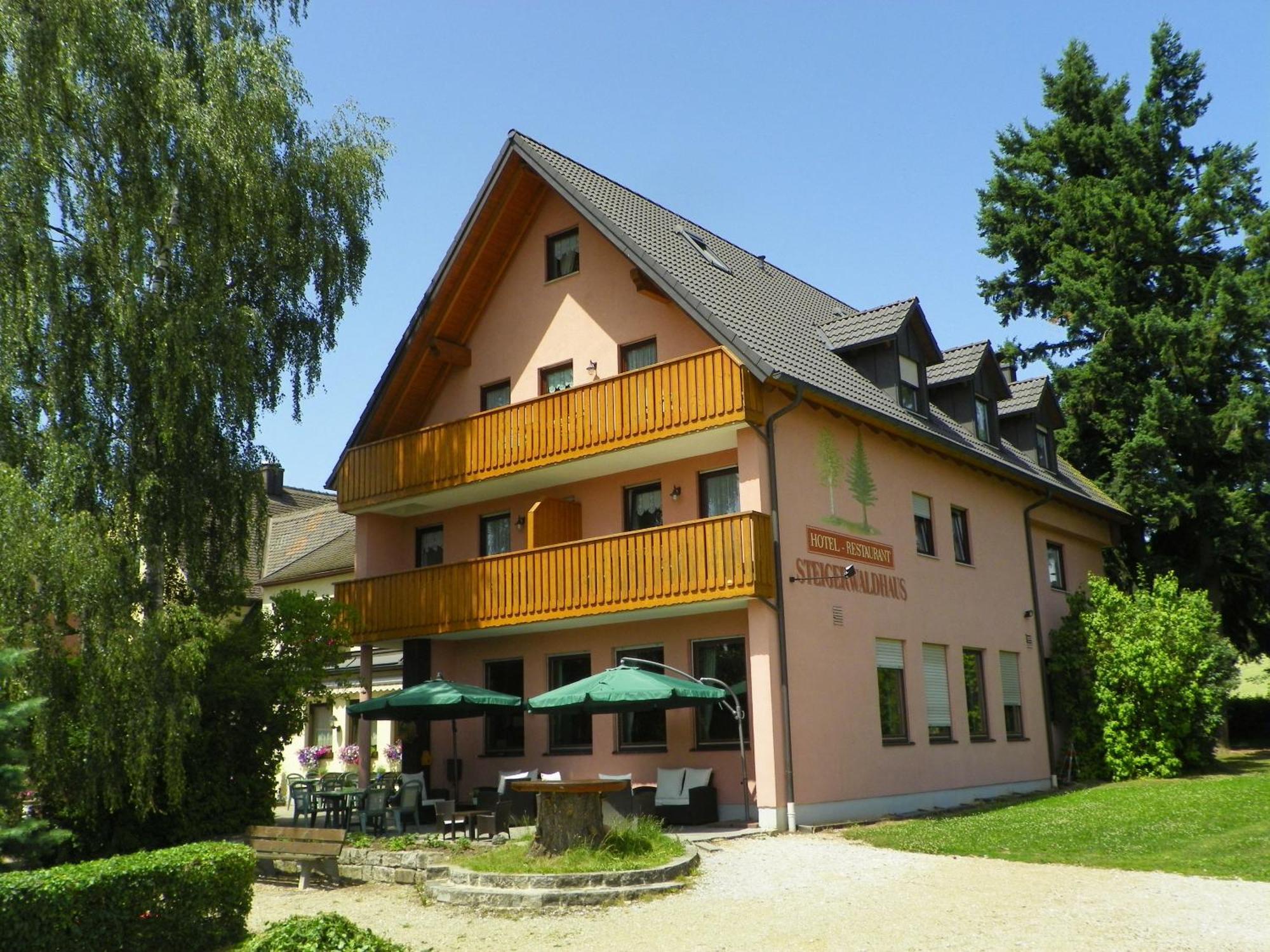 Landhotel Steigerwaldhaus 부르그하스라흐 외부 사진