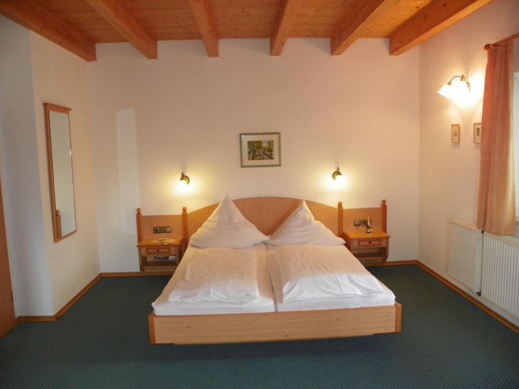 Landhotel Steigerwaldhaus 부르그하스라흐 객실 사진
