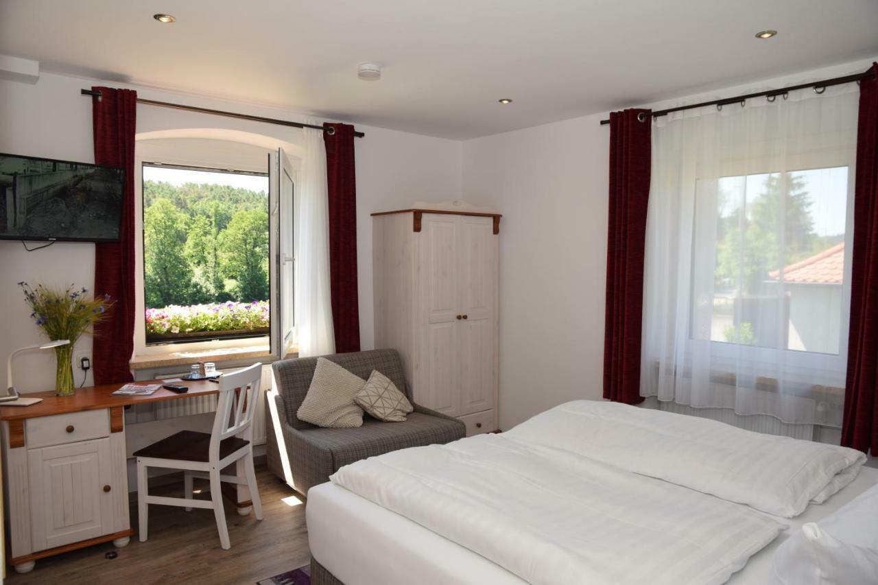 Landhotel Steigerwaldhaus 부르그하스라흐 외부 사진